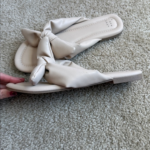 A new day bow beige tan thong sandal shoe size 10 - Picture 2 of 4